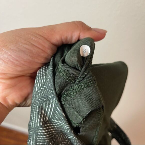Lululemon Wrap It Up Tank Size 8 - Picture 7 of 8